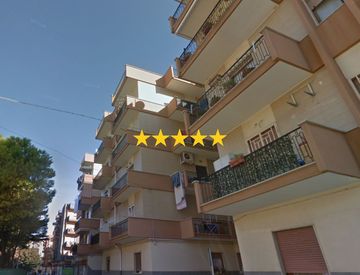Foto 1 di 32 - Quadrilocale in Vendita in Piazza Dante Alighieri a Trani