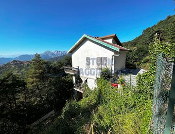 Foto 1 di 11 - Casa indipendente in Vendita in Via Taggiasco a Bajardo