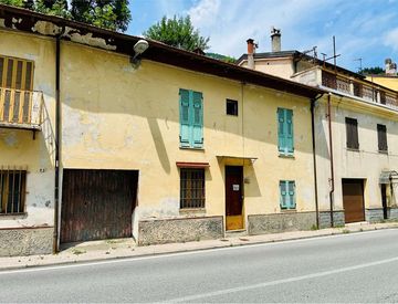 Foto 1 di 17 - Casa indipendente in Vendita in SS28 Nord 13 -23 a Ormea