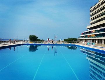 Piscina - Monolocale in Vendita in Via Aurelia Levante 64 a Ospedaletti