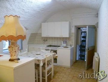 Cucina - Monolocale in Vendita in Via Macario a Seborga