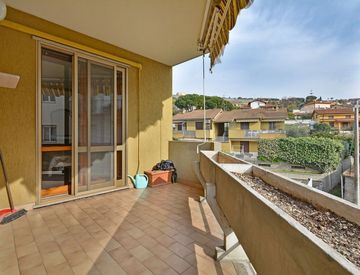 Terrazza - Appartamento in Vendita in Via Tommaso Littardi 244 a Imperia