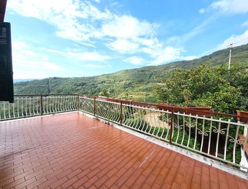 Terrazza - Casa bifamiliare, trifamiliare in Vendita in Strada provinciale a Borghetto d'Arroscia