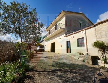 Foto 1 di 28 - Villa in Vendita in zona San Giacomo a Ragusa
