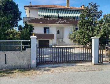 Facciata - Appartamento in Vendita in Via Andrea Doria 2 a Fano