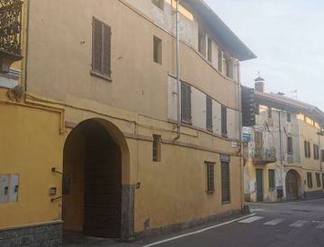 Foto 1 di 6 - Casa indipendente in Vendita in Corso XXV Luglio 14 a Lenta