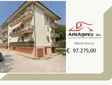 Facciata - Quadrilocale in Vendita in Via Stadio 21 a Chiampo