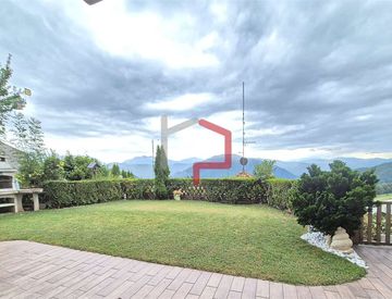 Giardino - Villa in Vendita in Via Birnbaum a San Genesio Atesino