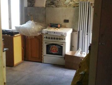 Foto 1 di 13 - Casa indipendente in Vendita in Via Case Soprane a Molini di Triora