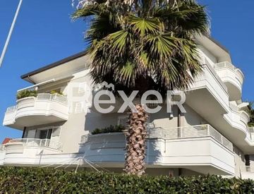 Facciata - Appartamento in Vendita in Viale Cassino a Riccione
