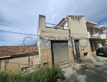 Facciata - Casa indipendente in Vendita in Via Statale S. Antonio 152 a Barcellona Pozzo di Gotto