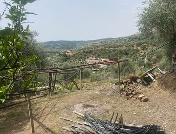 Foto 1 di 9 - Terreno edificabile in Vendita in Regione Pantai Inferiore a Civezza
