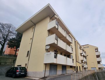 Foto 1 di 21 - Quadrilocale in Vendita in Via IV Novembre 36 a Pentone