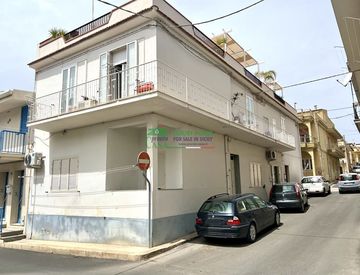 Foto 1 di 33 - Casa indipendente in Vendita in Via Nensi a Ragusa