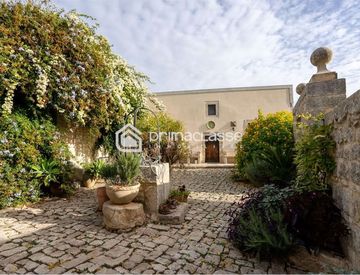 Foto 1 di 66 - Villa in Vendita in zona Modica Sorda a Modica
