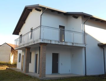 Foto 1 di 35 - Villa in Vendita in Via Perucca 9 a Livorno Ferraris