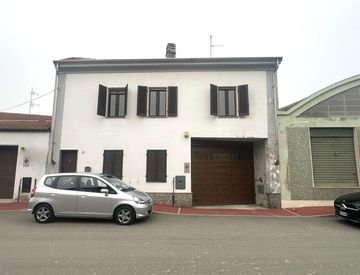 Foto 1 di 34 - Casa indipendente in Vendita in Via Gerardo Salis 9 a Asigliano Vercellese