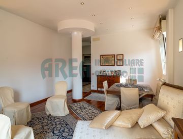 Soggiorno - Attico, mansarda in Vendita in Via del Frantoio 7 a Imperia
