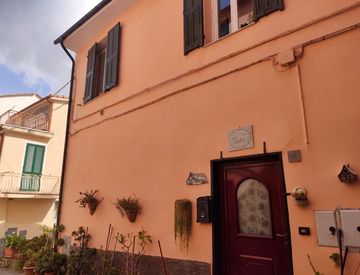 Foto 1 di 18 - Rustico, casale in Vendita in zona Gazzelli a Chiusanico