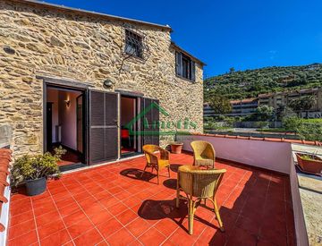 Terrazza - Appartamento in Vendita in Via Piani a Imperia