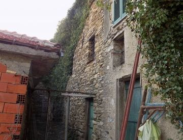 Foto 1 di 5 - Rustico, casale in Vendita in Strada Provinciale 25 2 -10 a Borgomaro