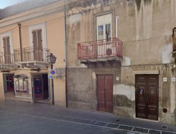 Vista - Monolocale in Vendita in Via Umberto I 175 a Barcellona Pozzo di Gotto