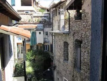 Foto 1 di 7 - Bilocale in Vendita a Dolceacqua