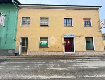 Foto 1 di 20 - Rustico, casale in Vendita in Corso Italia 36 a Bianzè