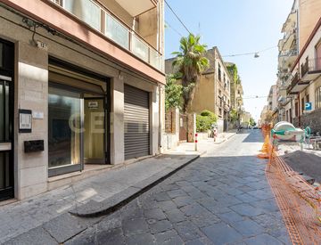 Foto 1 di 27 - Casa indipendente in Vendita in Via Antonio Santangelo Fulci 13 a Catania