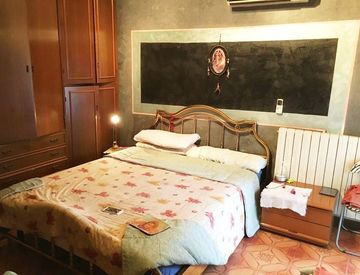 Camera da letto - Quadrilocale in Vendita in zona Centro a Camporosso