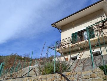 Foto 1 di 12 - Casa indipendente in Vendita in Via Mora a Ceriana