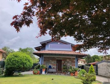 Facciata - Villa in Vendita in Via Giuseppe Garibaldi 1 a Sangiano