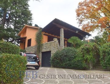 Facciata - Villa in Vendita in Via Romana a Marino
