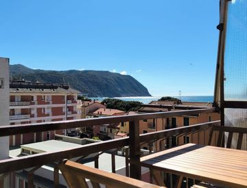 Foto 1 di 18 - Bilocale in Affitto in Via Milite Ignoto a Sestri Levante