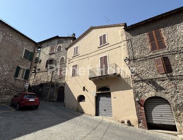 Facciata - Appartamento in Vendita in Piazza Giuseppe Garibaldi a Narni