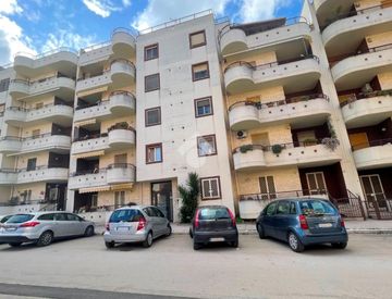 Foto 1 di 24 - Quadrilocale in Vendita in Via Grazia Deledda 10 a Canosa di Puglia
