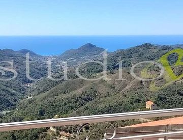 Terrazza - Casa bifamiliare, trifamiliare in Vendita in Via Maraldi a Perinaldo