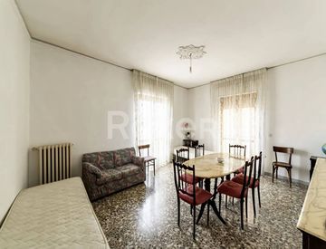 Soggiorno - Quadrilocale in Vendita in Via Mario Rapisardi a Canosa di Puglia