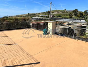 Terrazza - Trilocale in Vendita in Via Terzorio a Santo Stefano al Mare