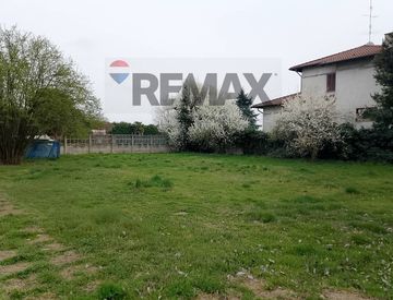 Foto 1 di 10 - Terreno edificabile in Vendita in Via P. Amendola a Magnago