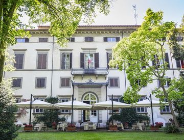 Foto 1 di 15 - Hotel in Vendita in Traversa II a Lucca