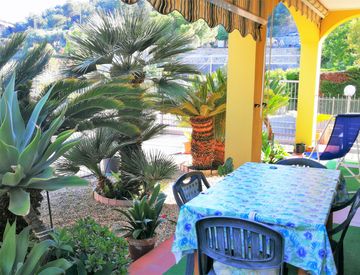Terrazza - Trilocale in Vendita in Via Pairola 62 a San Bartolomeo al Mare