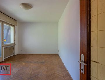 Stanza - Monolocale in Vendita in Via Parrocchia a Merano
