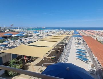 Foto 1 di 8 - Stabilimento balneare in Vendita in Viale Regina Margherita a Viareggio