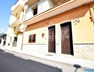 Facciata - Appartamento in Vendita a Oria