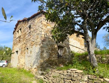 Foto 1 di 11 - Rustico, casale in Vendita in Località Morghe a Dolceacqua