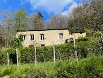 Facciata - Rustico, casale in Vendita in Via Alpicella 74 a Varazze