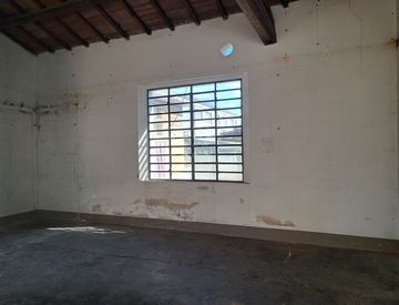 Stanza - Locale commerciale in Affitto in Via Michelangelo Buonarroti 9 a Agliana