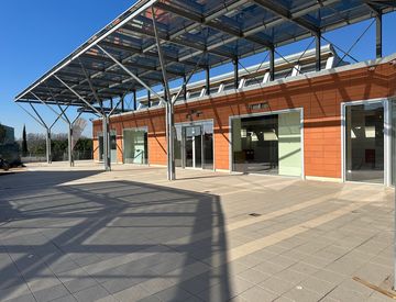 Locale commerciale in Affitto in Via Cassia 2069 a Roma 140mq