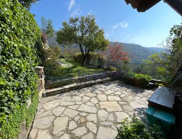 Giardino - Casa bifamiliare, trifamiliare in Vendita in Via Spirito Santo a Castellaro